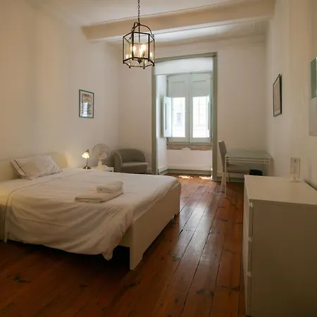 Konukevi Palacio Santanna 3*