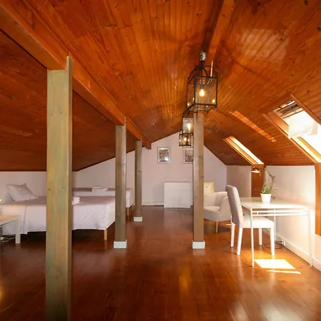 Konukevi Palacio Santanna 3*